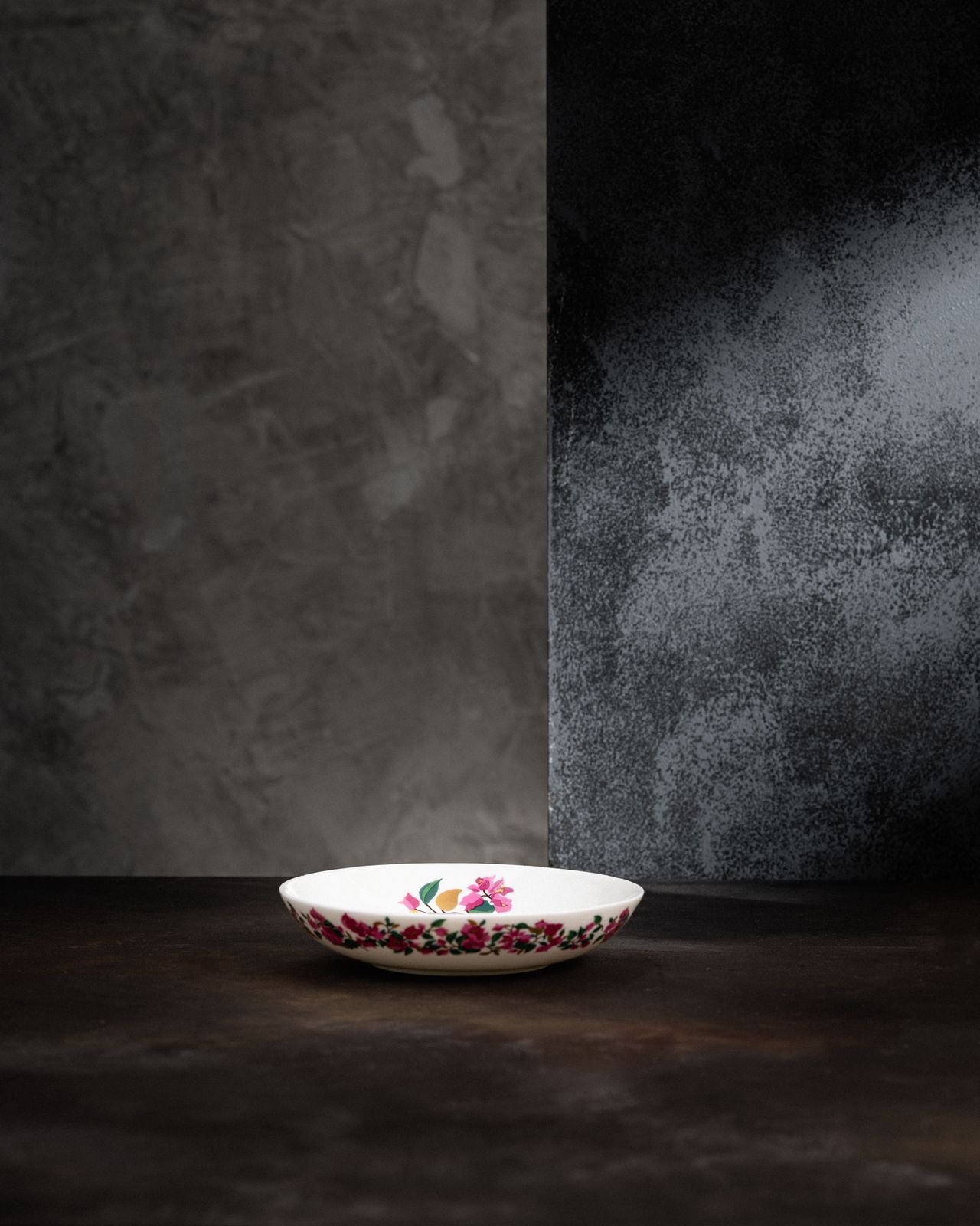 Decorative bowl with floral design