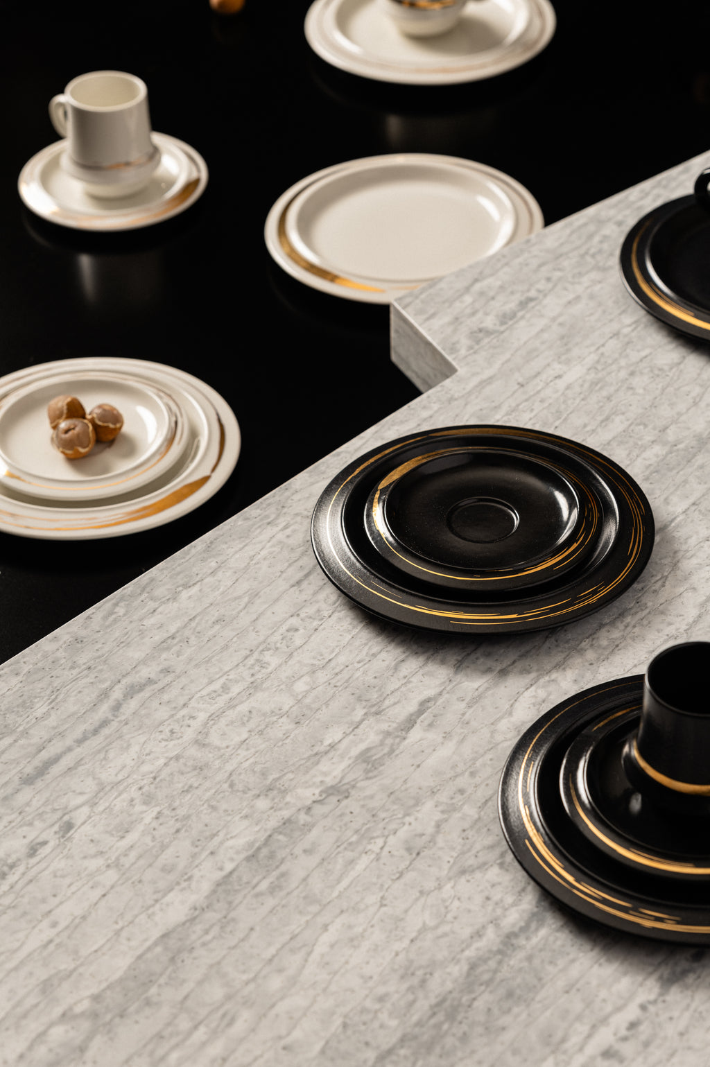 #color_black #color_white