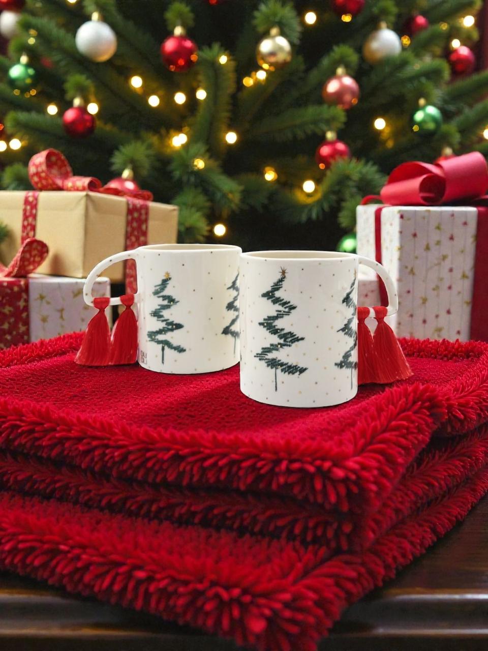 white mugs